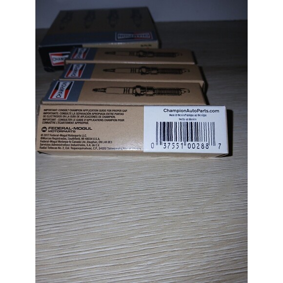 Set Of 4 Champion Copper Plus Spark Plugs 835 UL81C Federal-Mogul 2017 New - Picture 14 of 16